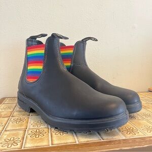 EUC Blundstone 2105 Rainbow Chelsea Boots - Leather - US W12/M10 - AUS/UK 9